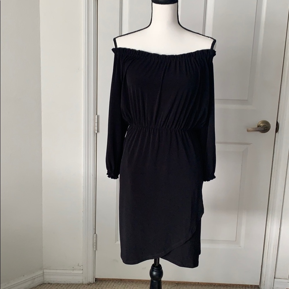 👗✨ Versatile Little Black Dress - Size M